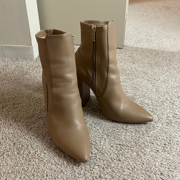 Signal Tan Pointed Boot - Picture 1 of 4